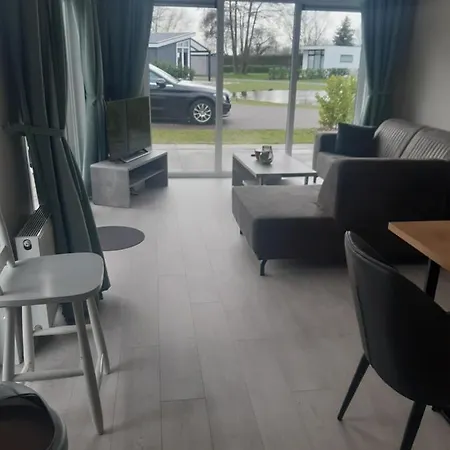 Rhederlaagse Meren 4 Pers Luxe Chalet *